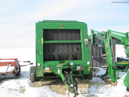 2001 John Deere 567