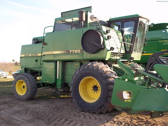 1986 John Deere 7720 Titan II