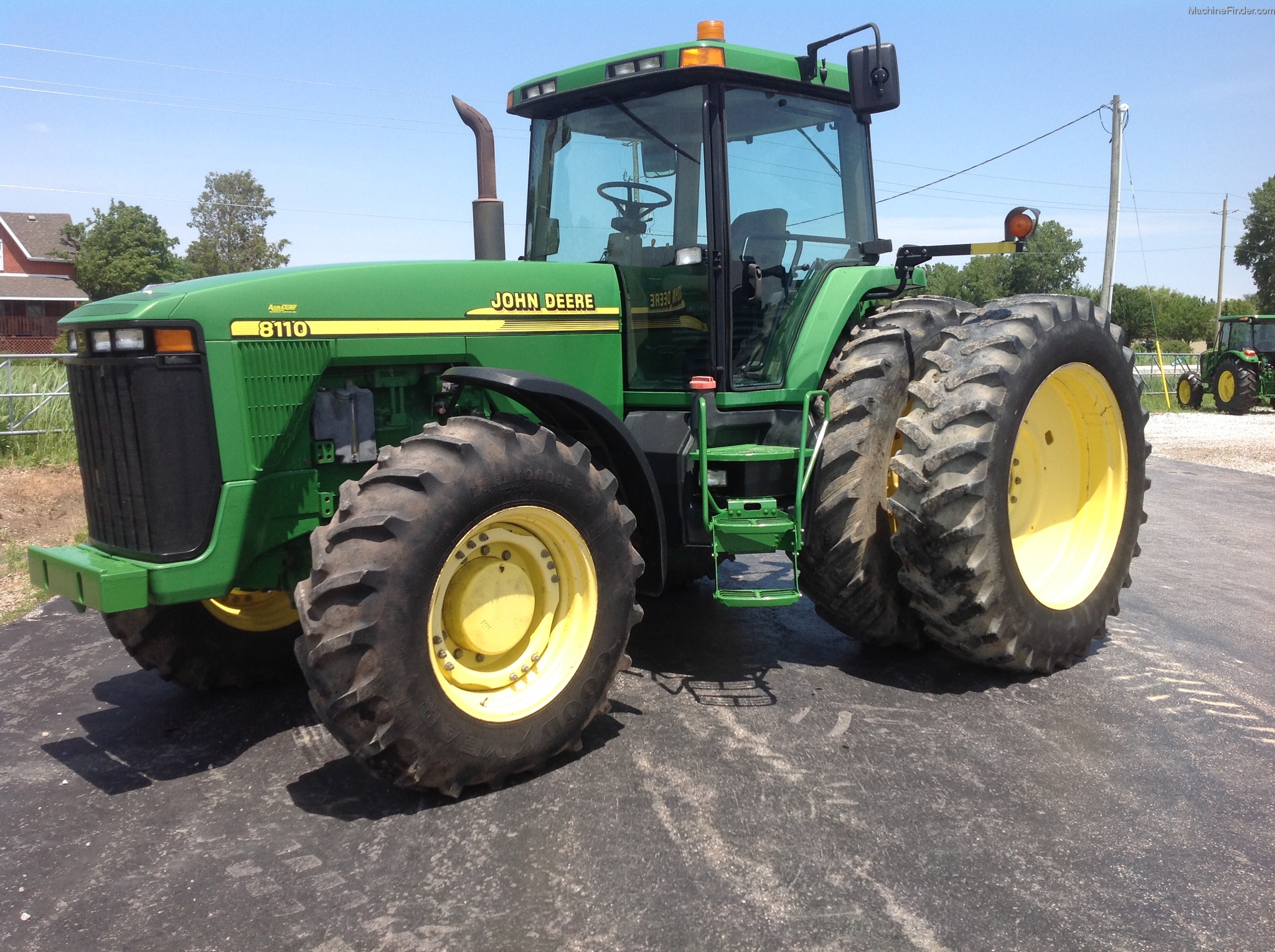 2000 John Deere 8110 Tractors Row Crop (+100hp) John Deere