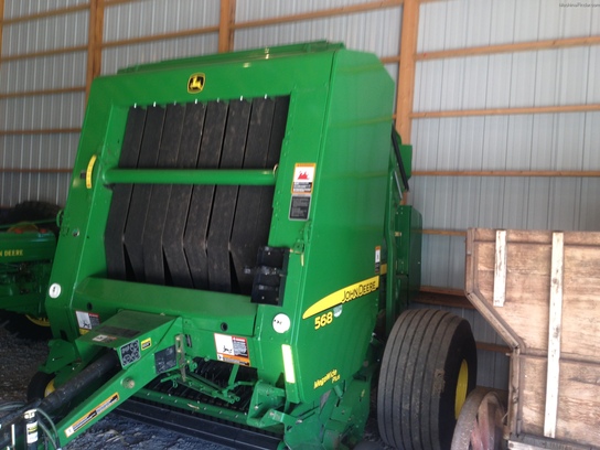 2010 John Deere 568