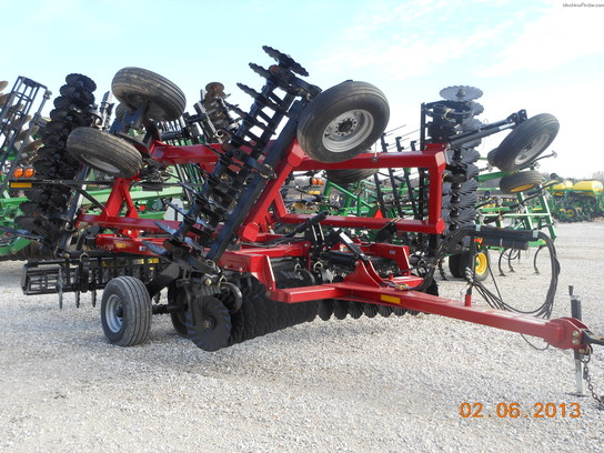 2011 Case IH 330