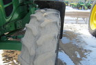2009 John Deere 7330