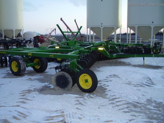 2012 John Deere 637