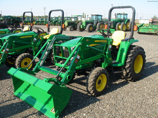 2012 John Deere 3038E & Loader