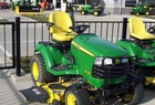 2009 John Deere X720 Special Edition, HDAP tires, 62X mower, front fenders, deluxe seat, front brushguard