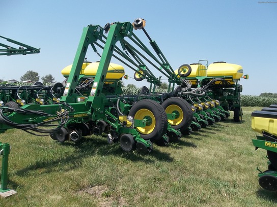 2010 John Deere 1770NT