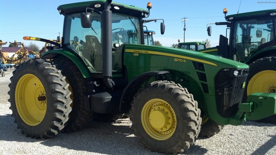 2010 John Deere 8270R