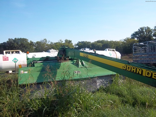 1998 John Deere 945