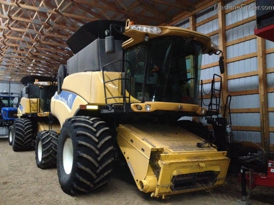 2010 New Holland CR9070