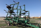 1997 John Deere 680 CHISEL