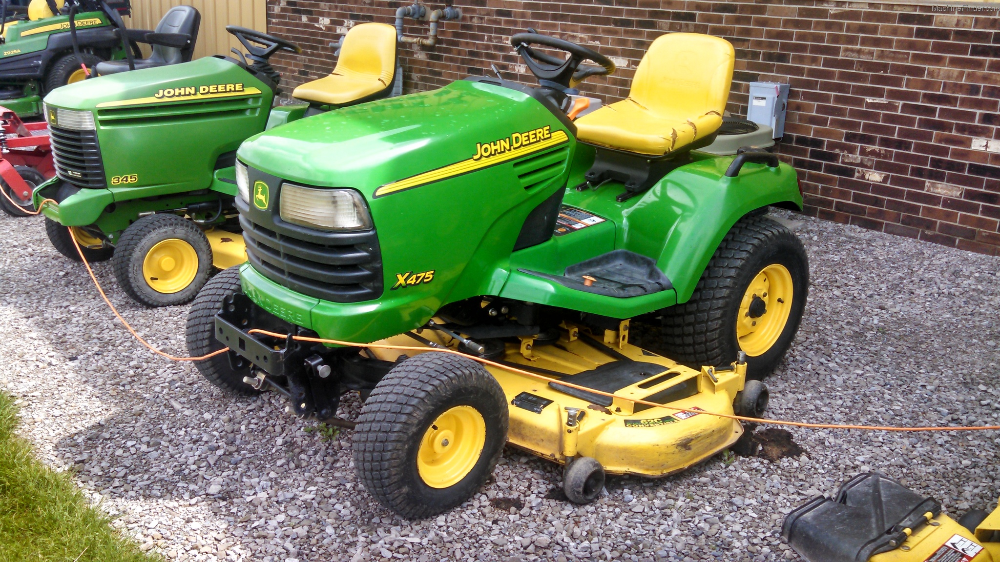 2002 John Deere X475 Lawn & Garden and Commercial Mowing John Deere