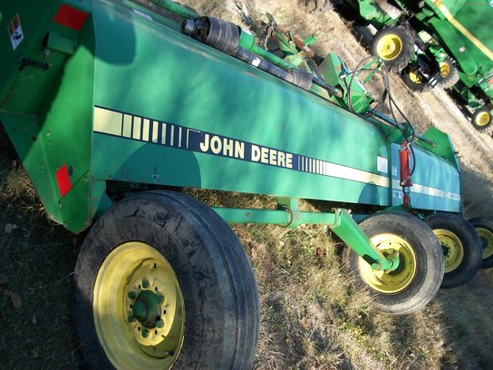  John Deere 220