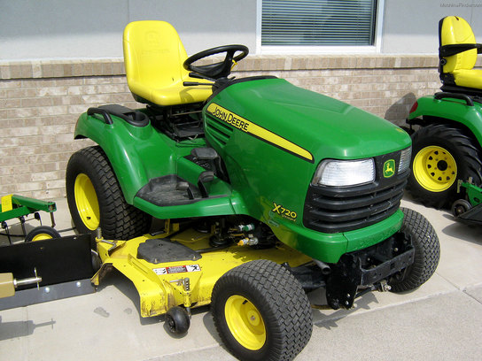 2011 John Deere X720