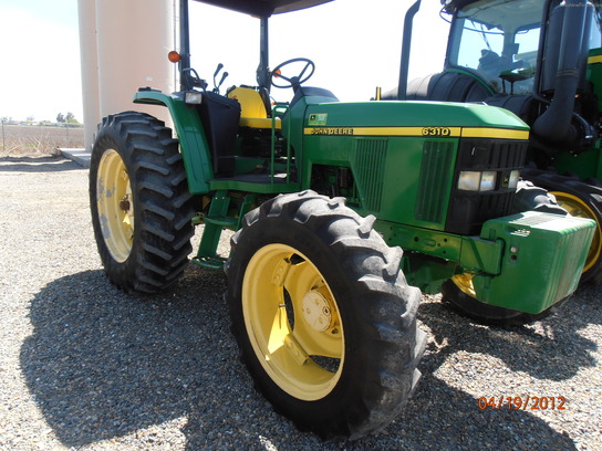 2000 John Deere 6310