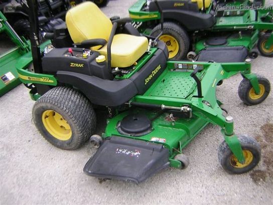 2006 John Deere 777