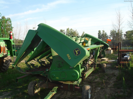 2002 John Deere 893
