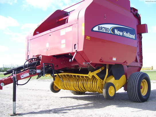 2005 New Holland BR780