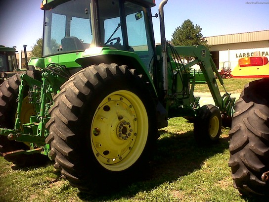  John Deere 7410