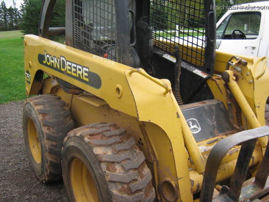 2002 John Deere 250