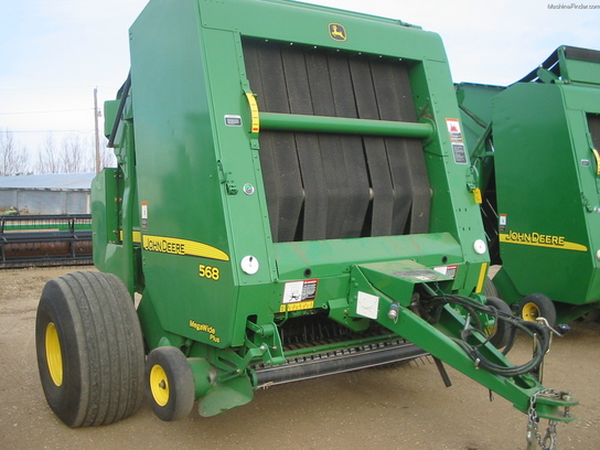 2010 John Deere 568