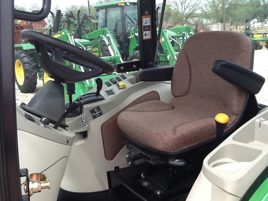 2012 John Deere 3320