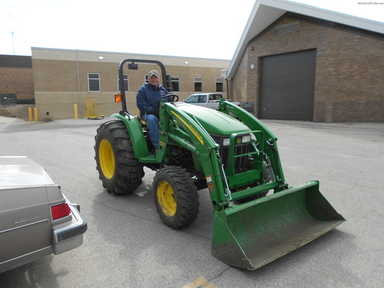 2010 John Deere 4105