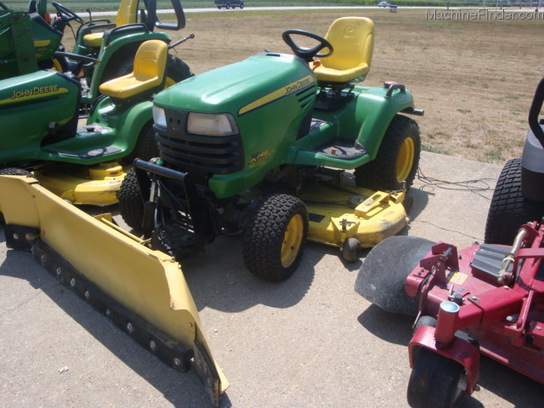 2006 John Deere X748