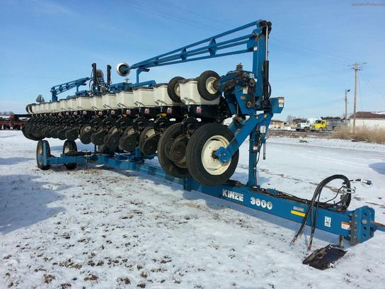 2006 Kinze 3600 16RN