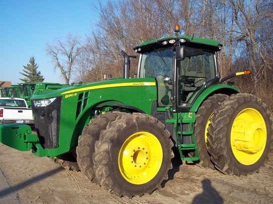 2011 John Deere 8310R