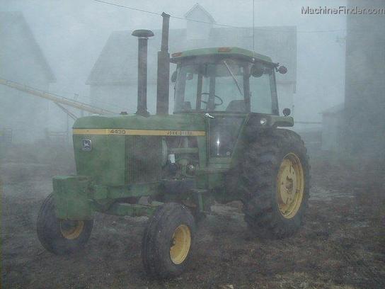 1975 John Deere 4430