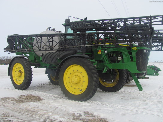 2010 John Deere 4930