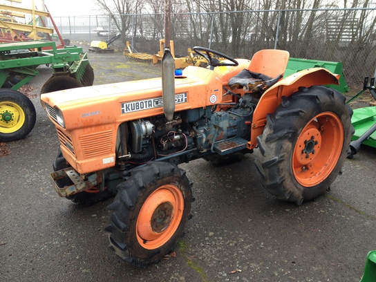  Kubota L245DT