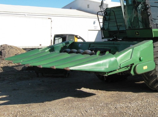 1979 John Deere 643