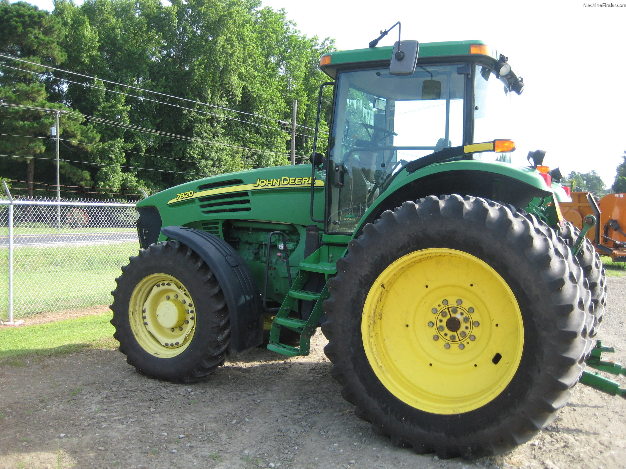 John Deere 7820 Tractors Row Crop (+100hp) John Deere MachineFinder