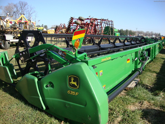 2009 John Deere 635F