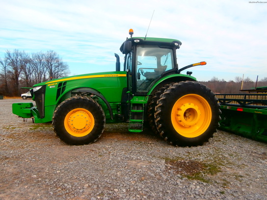 2012 John Deere 8235R