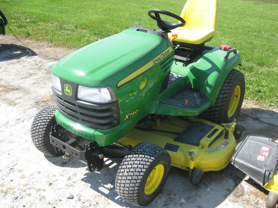 2008 John Deere X740