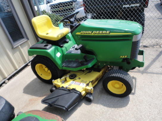 1999 John Deere 345