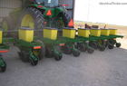 2006 John Deere 1700