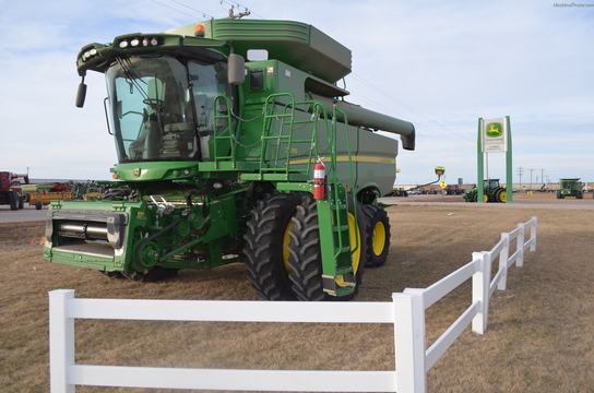 2012 John Deere S670