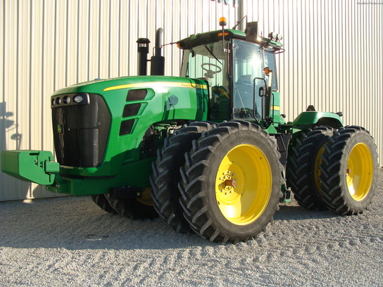 2011 John Deere 9230