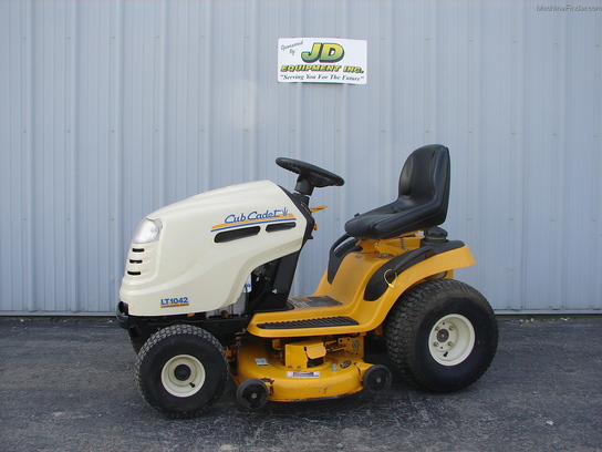  Cub Cadet LT1042