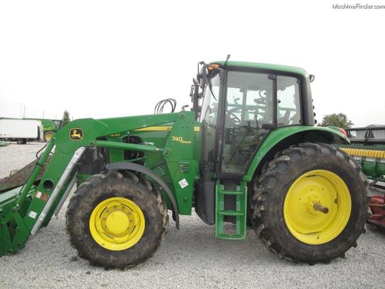 2011 John Deere 7230