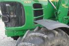2011 John Deere 7230