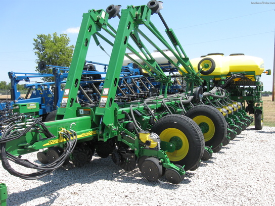 2011 John Deere 1770NT CCS 24-30