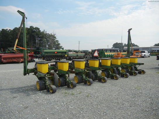  John Deere 7300