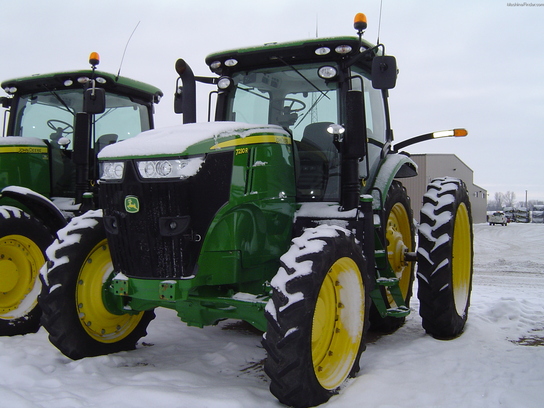 2011 John Deere 7230R