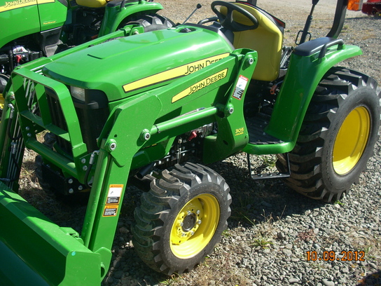 2012 John Deere 3032E
