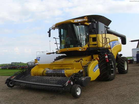 2008 New Holland CR9070