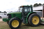 2005 John Deere 7520 Cab